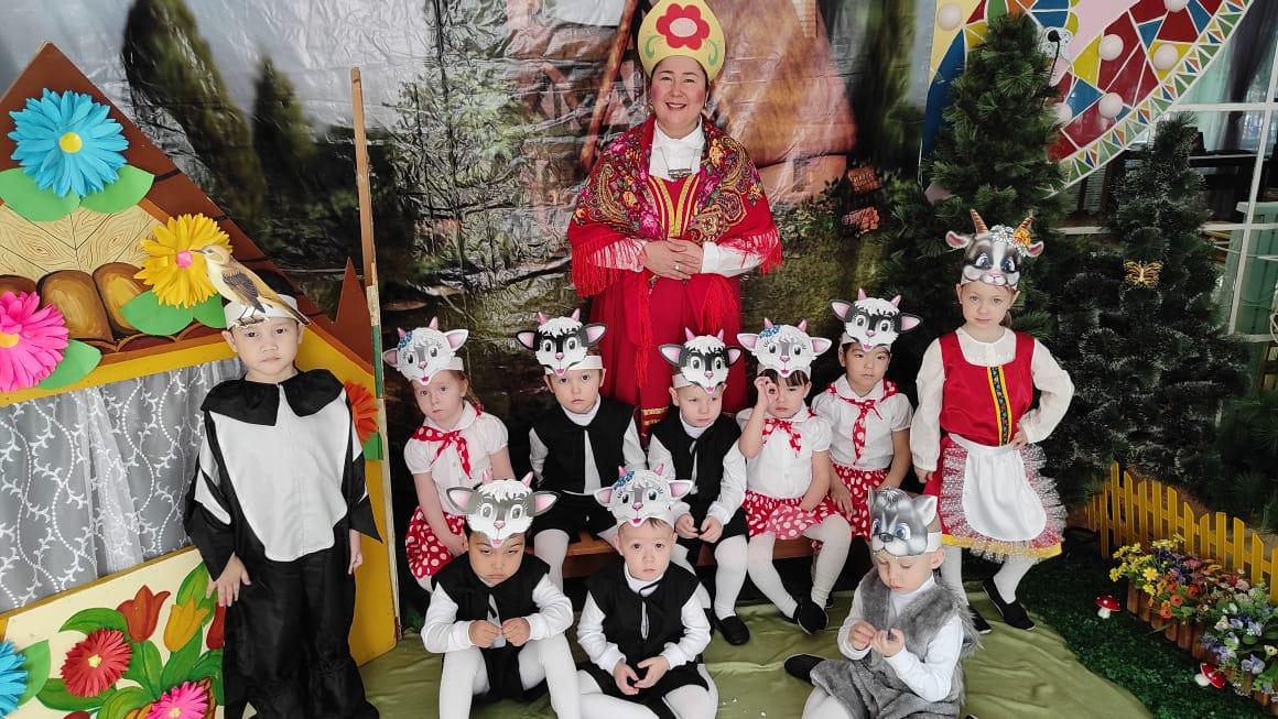 II-қалалық мектеп жасына дейінгі балалардың музыкалық-шығармашылық "Пай, пай, балақай!" байқауына қатысып, "Рухты елдің Ұрпақтары" номинациясы бойынша І орын иеленгені үшін №53 бөбекжай-балабақшасы