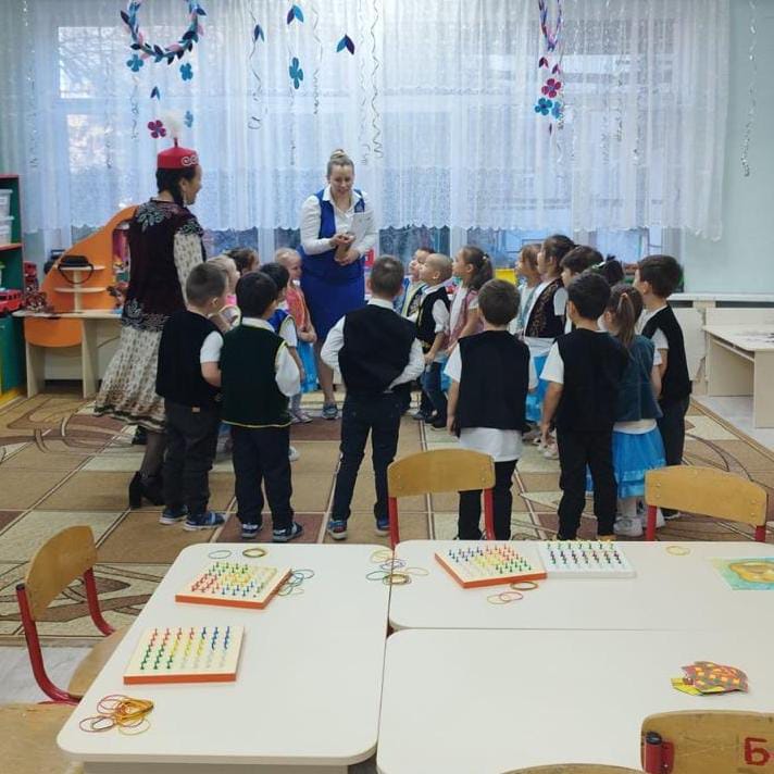 Открытый просмотр группа "Қулыншақ". Масимова Валентина ВладимировнаТема: «Путешествие в страну Математики»