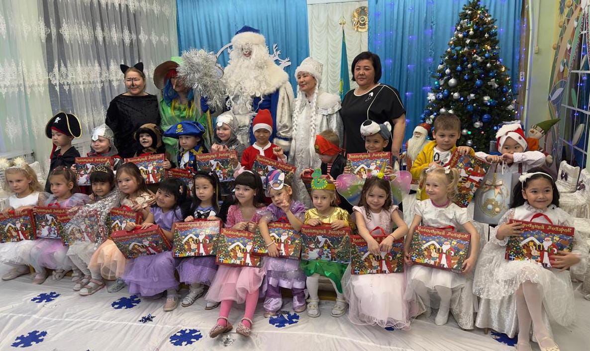 Новогодний праздник  «Госпожа Метелица». группа "Қарлығаш"